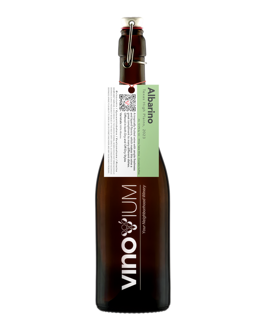 A swing-top growler wine bottle of Vinovium Albarino, featuring a dark brown glass bottle, a white and green hangtag, and a metal swing cap on a white background.